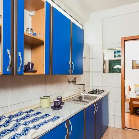 Guest house Ivona 3*