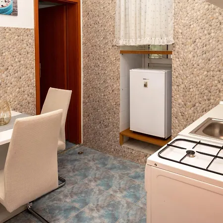 Guest house Ivona 3*