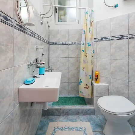 Ivona ゲストハウス 3*